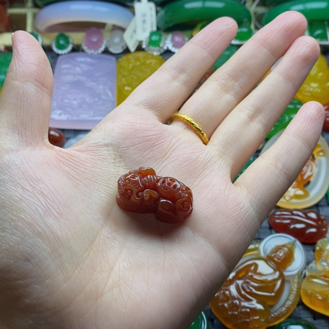 奈***室玛瑙/玉髓未镶嵌颈饰