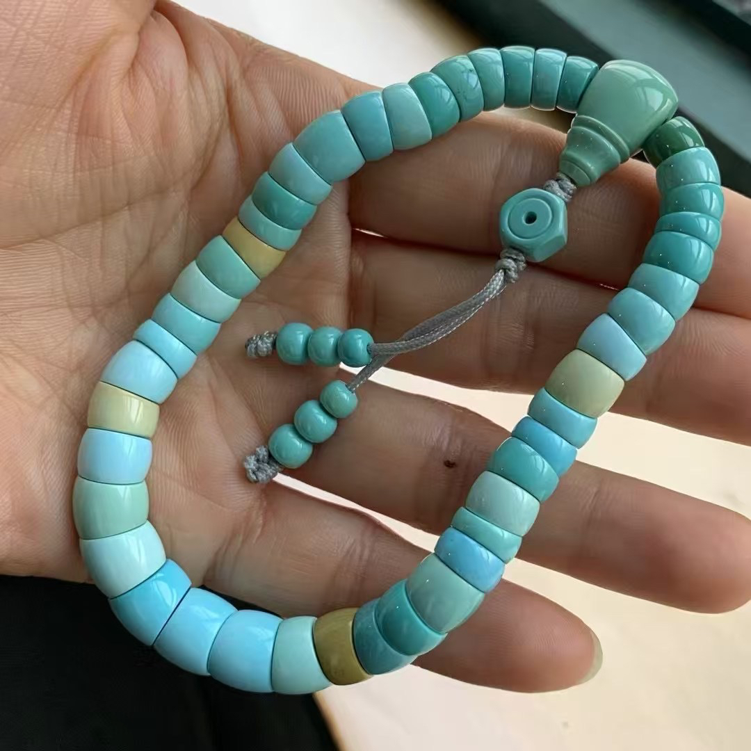 原矿绿松石直切彩虹大肠手串 ，直径7.2−9.8mm 重32克