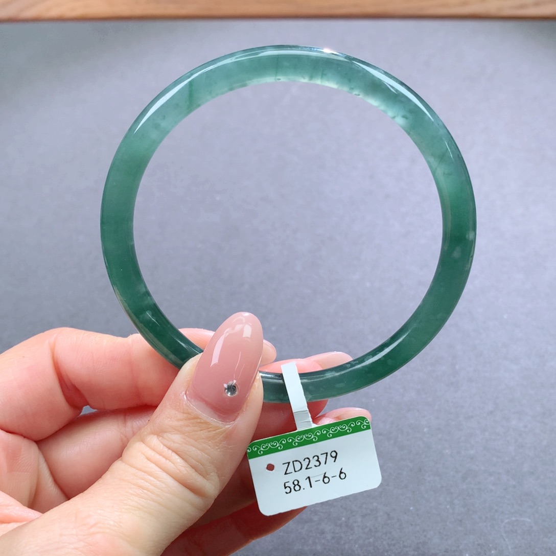 翡翠手镯未镶嵌天然翡翠手镯叮当镯