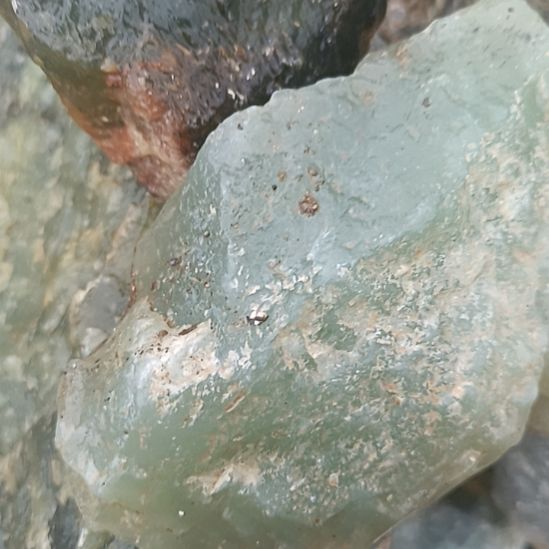 蛇纹石玉未镶嵌珠宝奇石