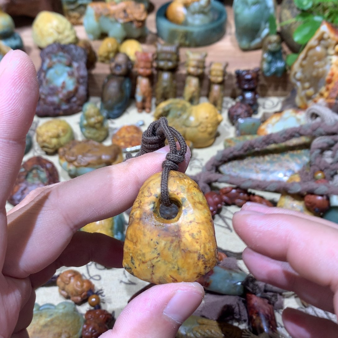 岫岩河磨玉（透闪石质玉）挂件未镶嵌