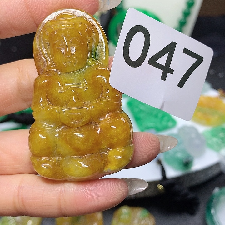 翡翠吊坠(赠链)未镶嵌