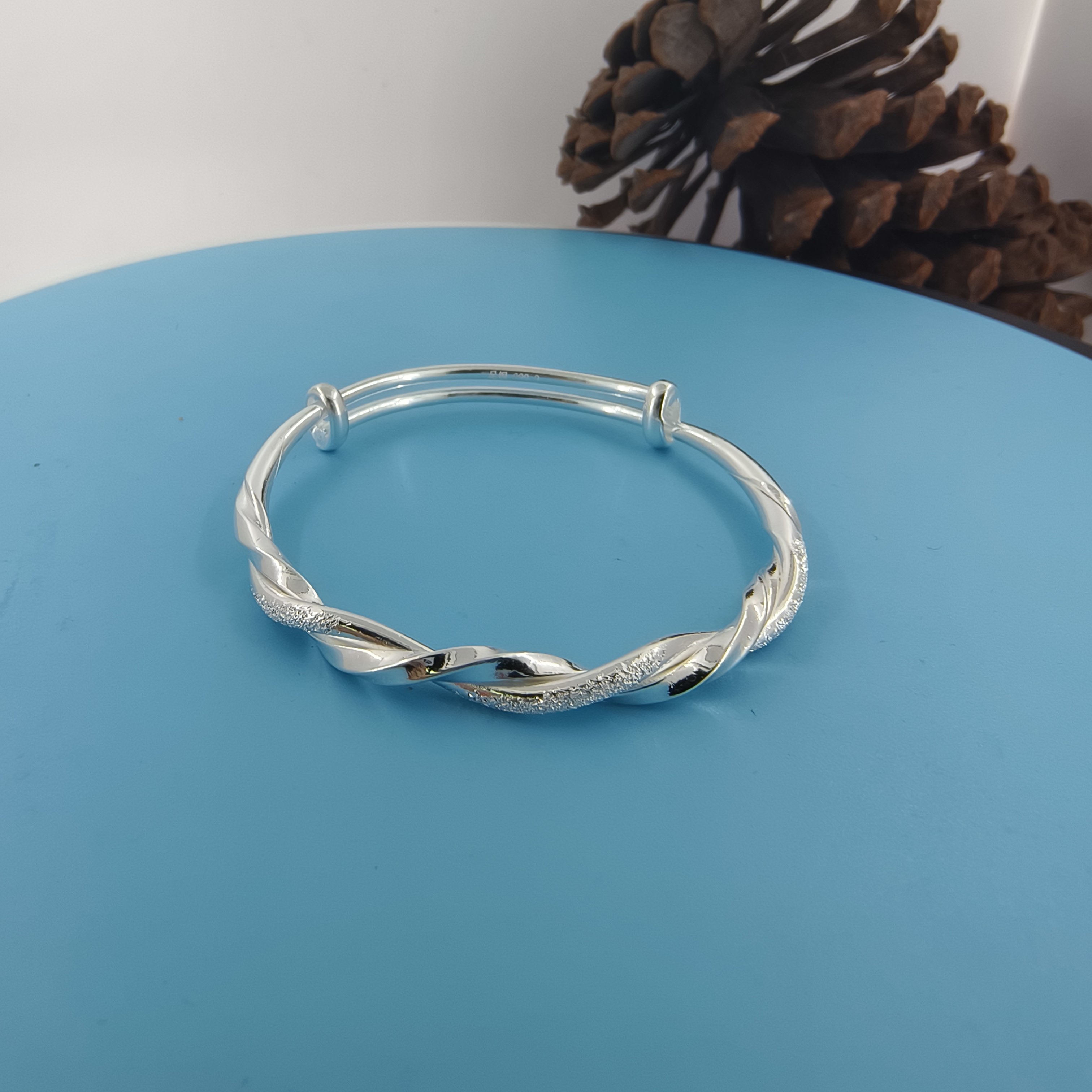 足银手镯 足银999麻花可推拉可调手镯，民族风元素