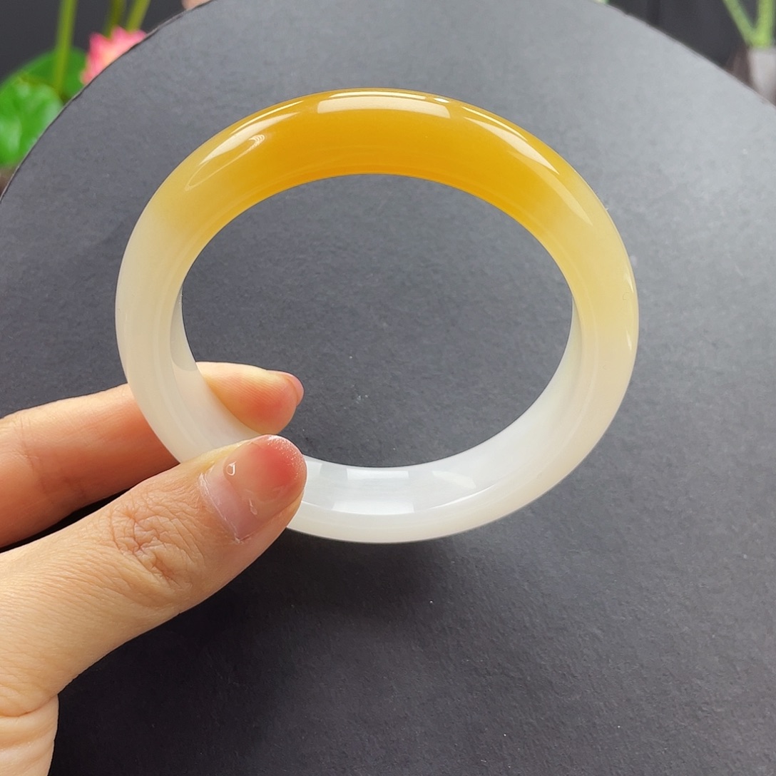 石英质玉手镯未镶嵌57佳