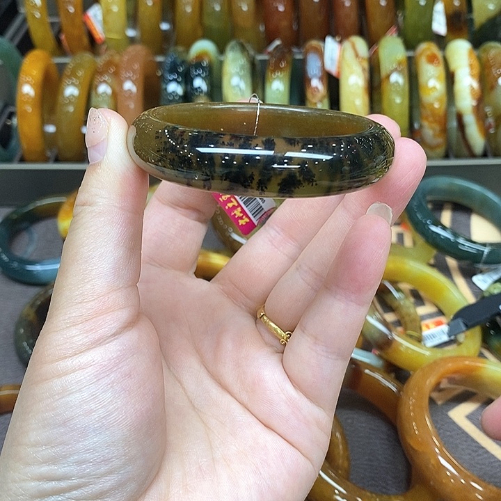 未镶嵌透闪石-蛇纹石玉手镯