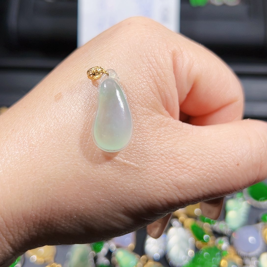 翡翠吊坠(不含链)18K金镶嵌