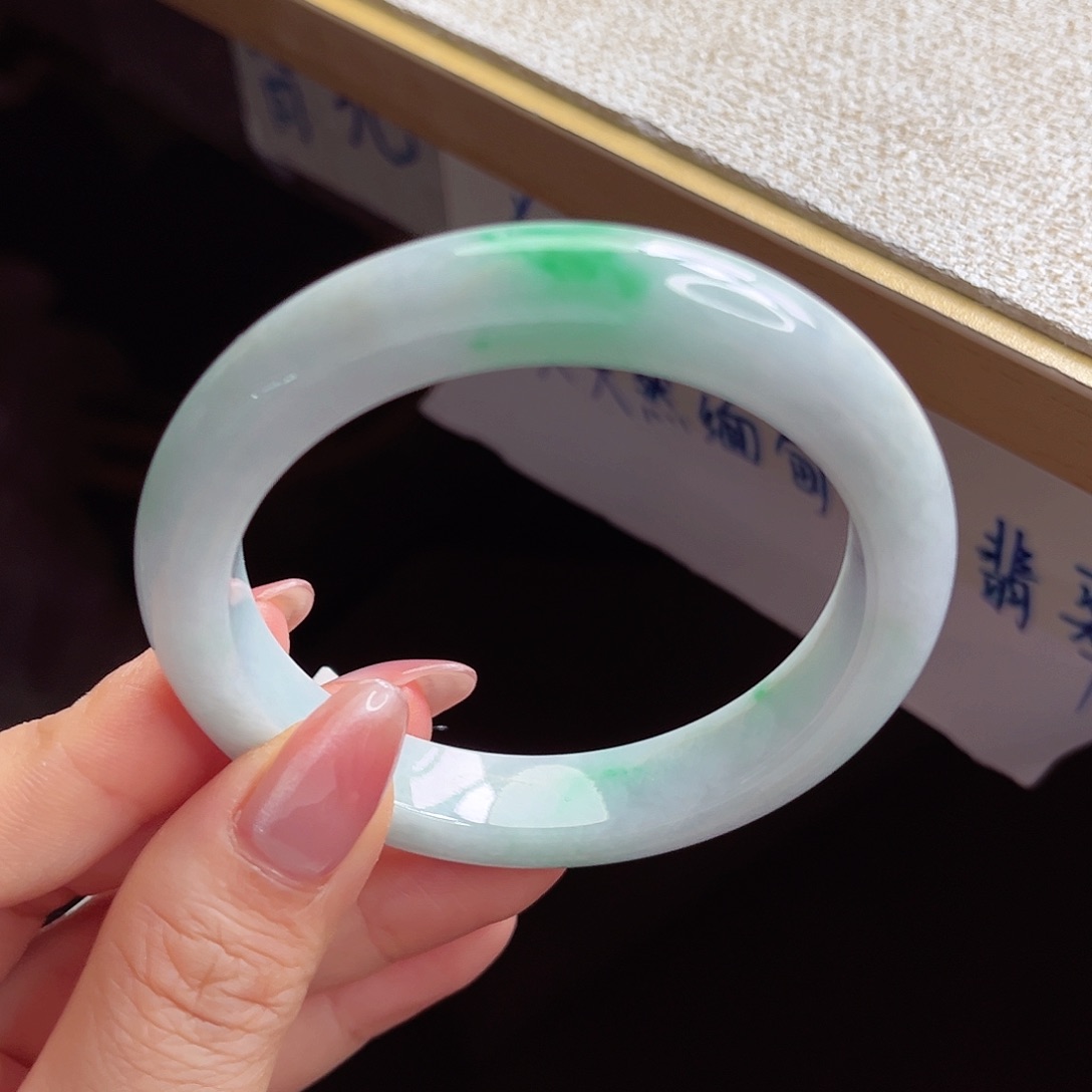 翡翠未镶嵌手镯手镯