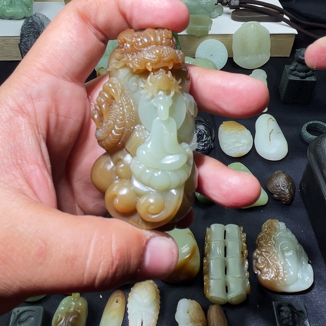 和田玉颈饰未镶嵌东**大