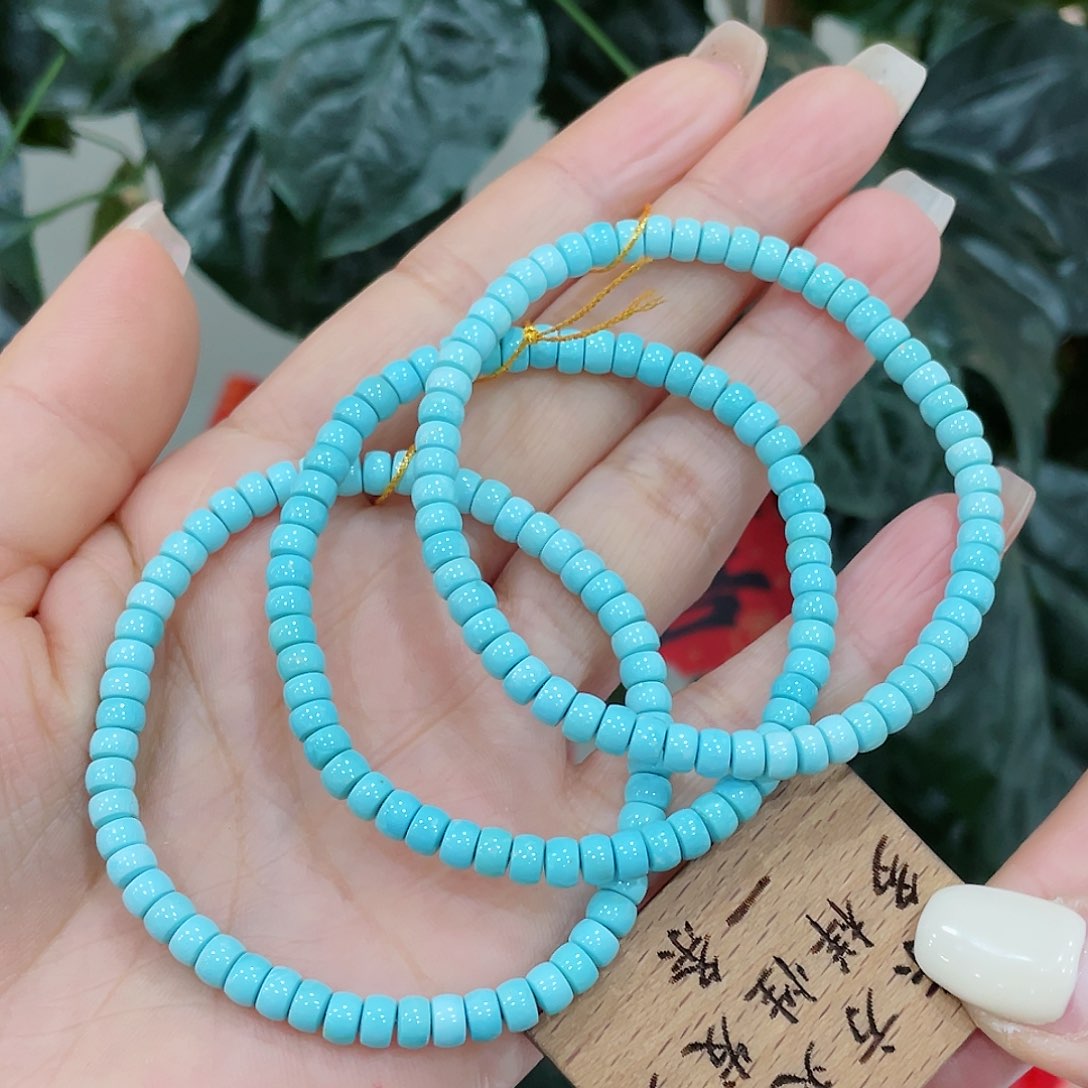 绿松石颈饰未镶嵌