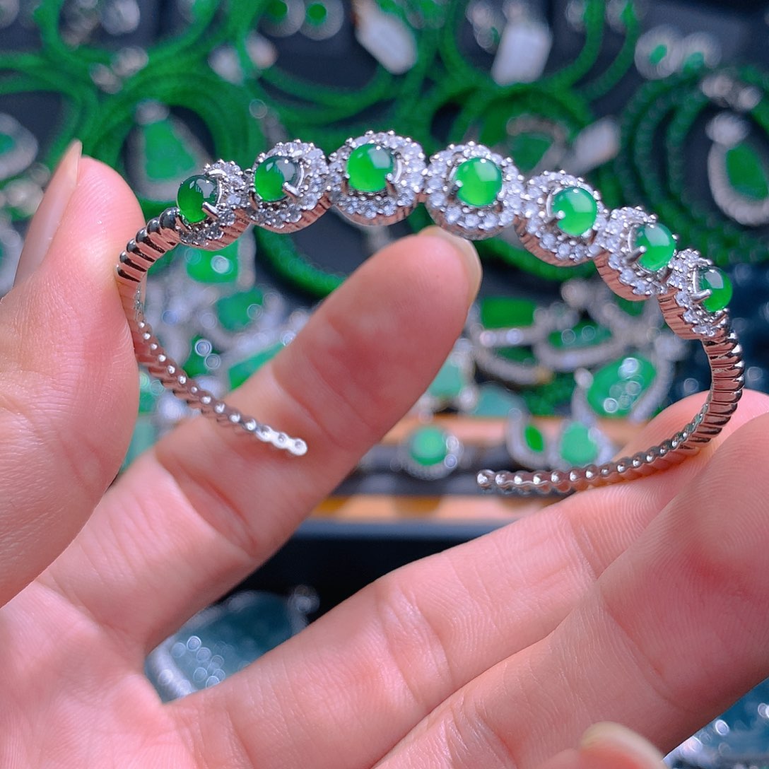 未镶嵌手链翡翠翡翠