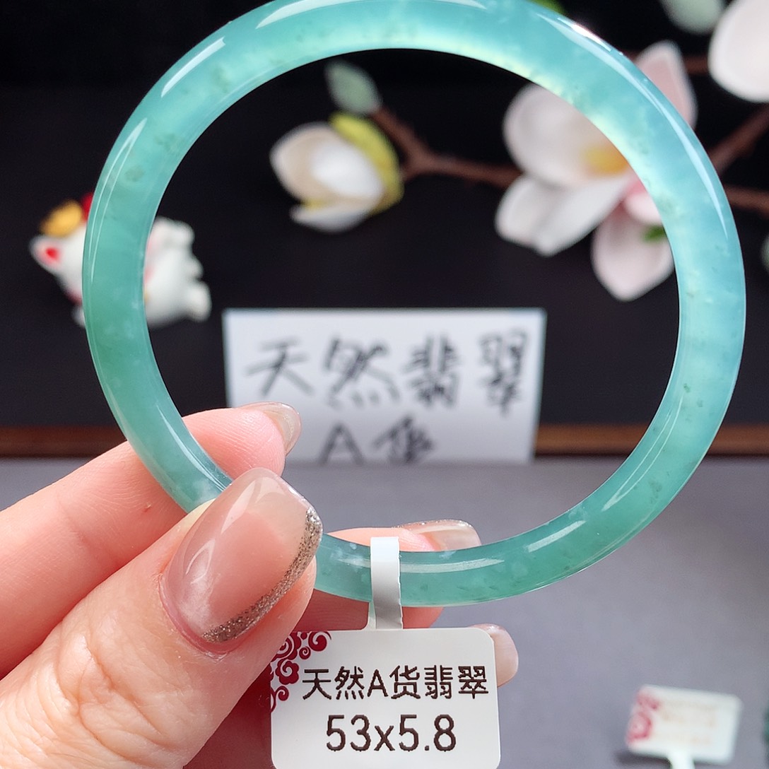 翡翠手镯（圆镯）未镶嵌