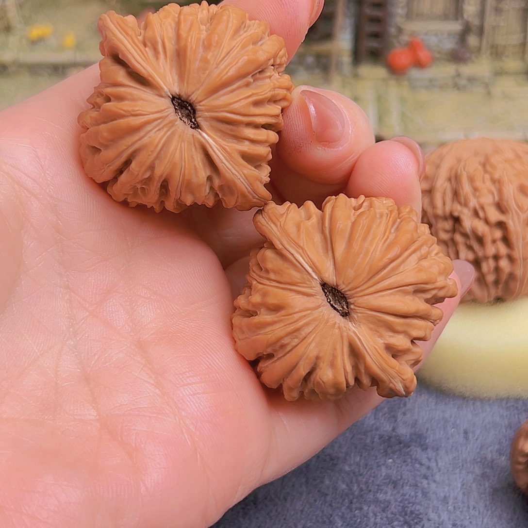 文玩核桃吊坠汉高楼40