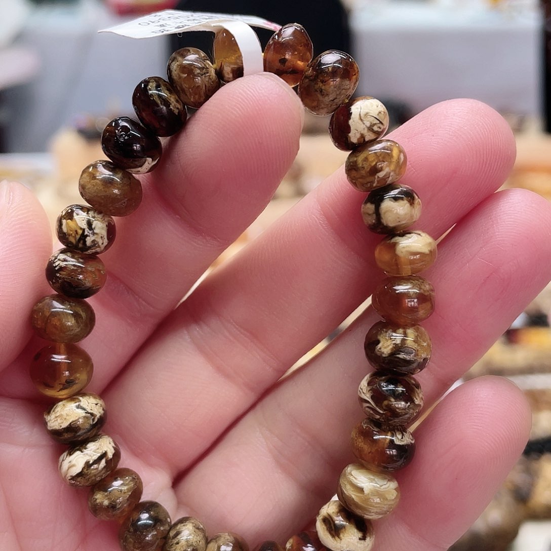 琥珀裸石未镶嵌八10710