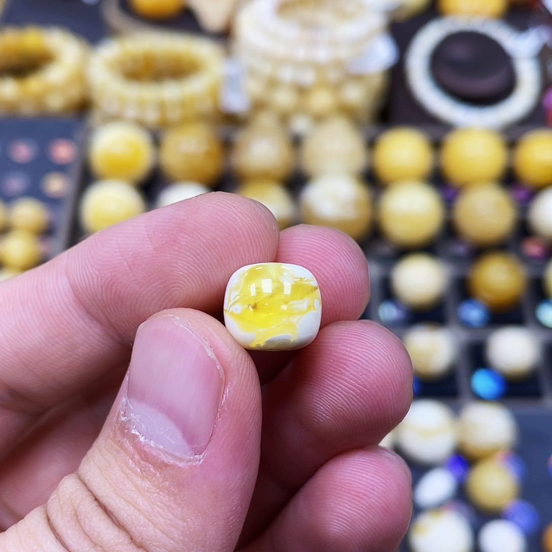 蜜蜡珠宝奇石未镶嵌11.0mm*9.6mm金溶洞款｜老型