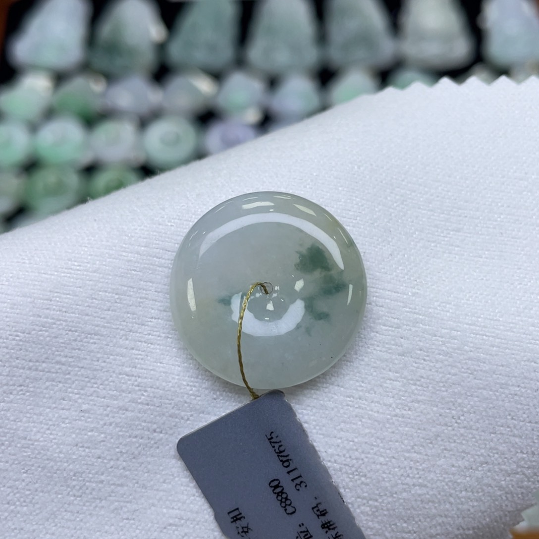 颈饰未镶嵌翡翠平安扣