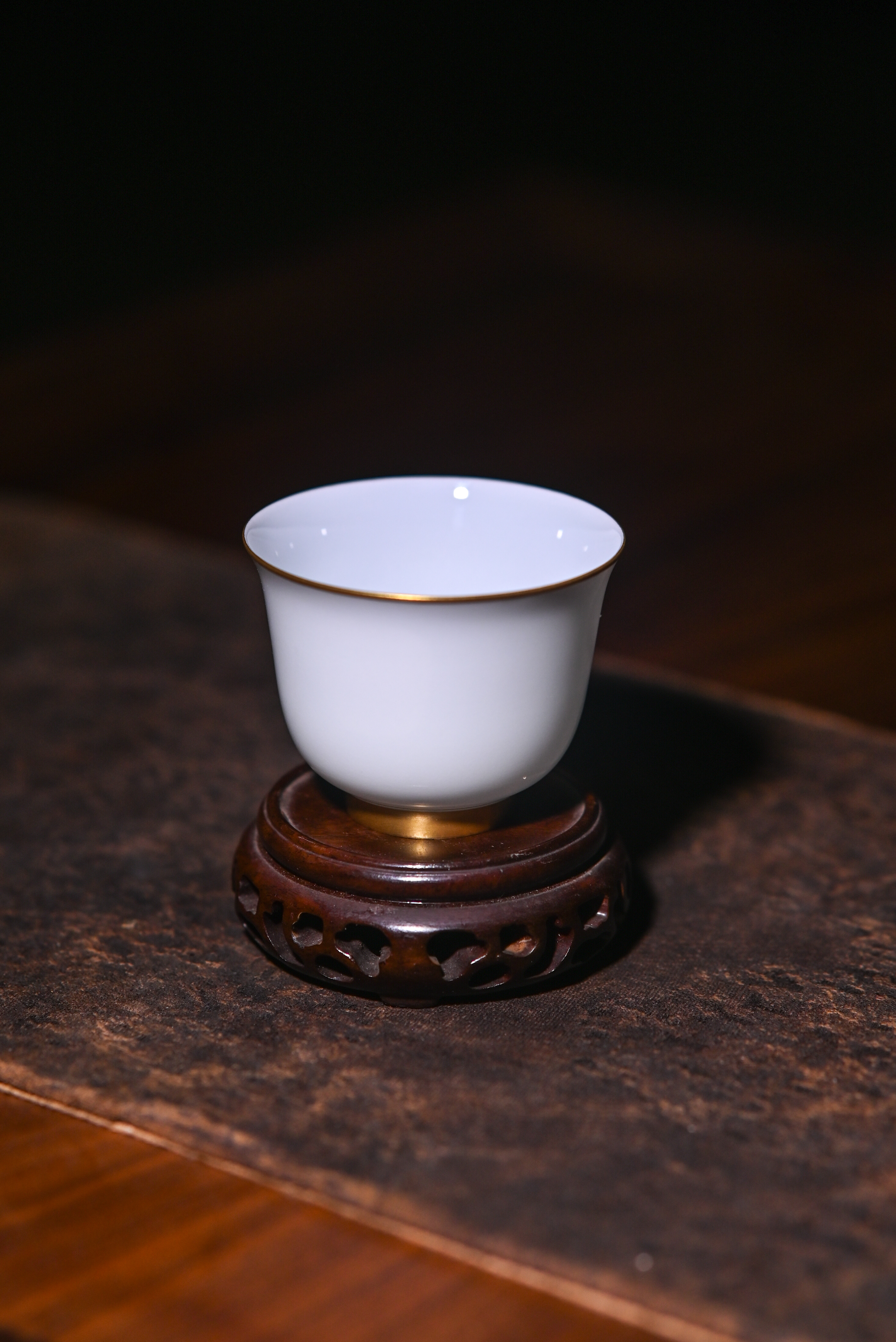 景德镇快雪时晴描金玉兰杯茶杯