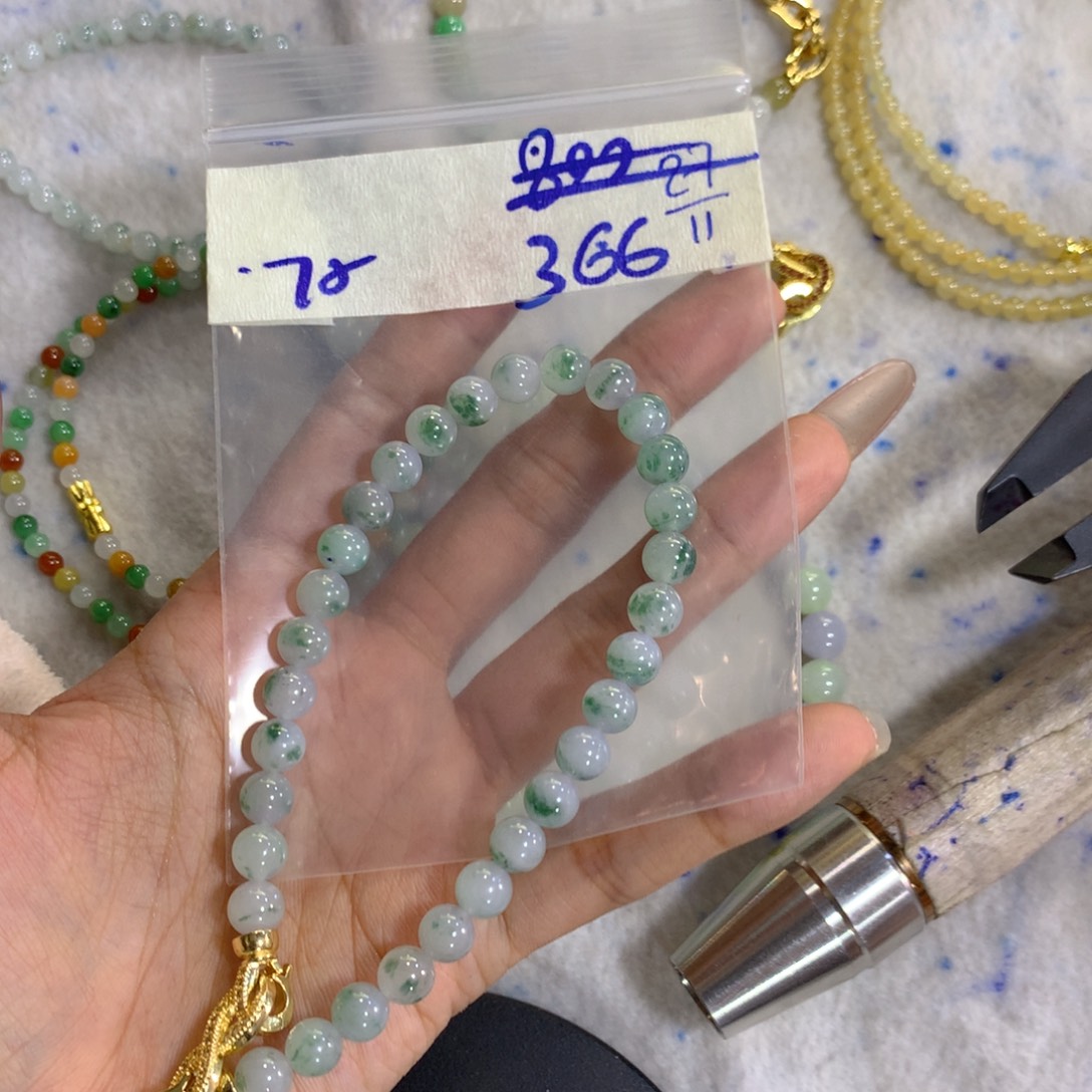 定制翡翠未镶嵌天然缅甸翡翠多样性