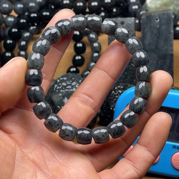 函***明和田玉未镶嵌手串