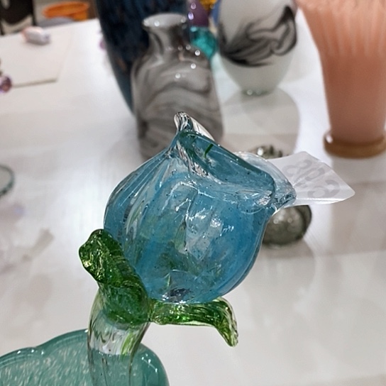 琉璃花瓶高45厘米宽6厘米