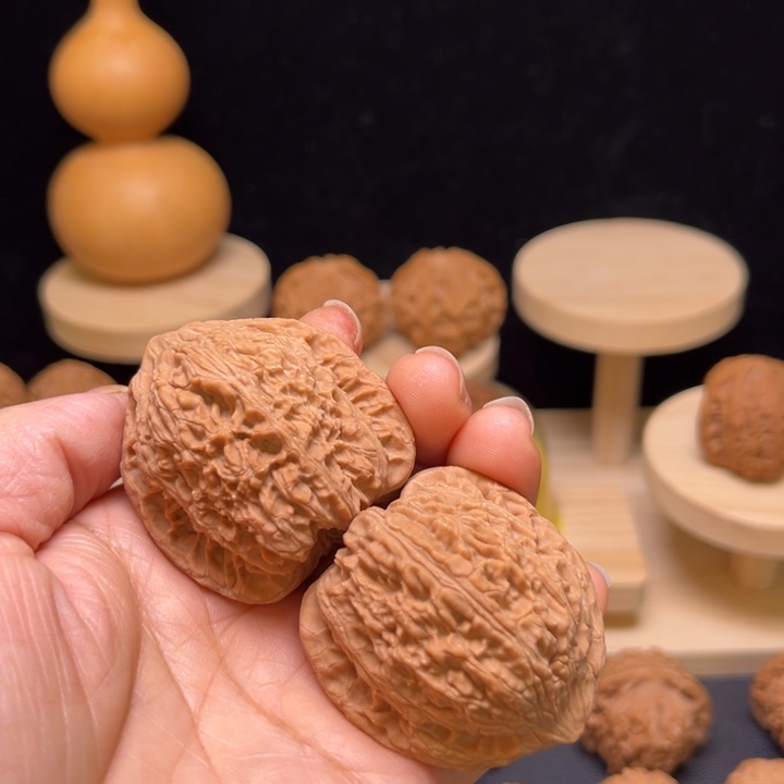 文玩核桃吊坠43绣球