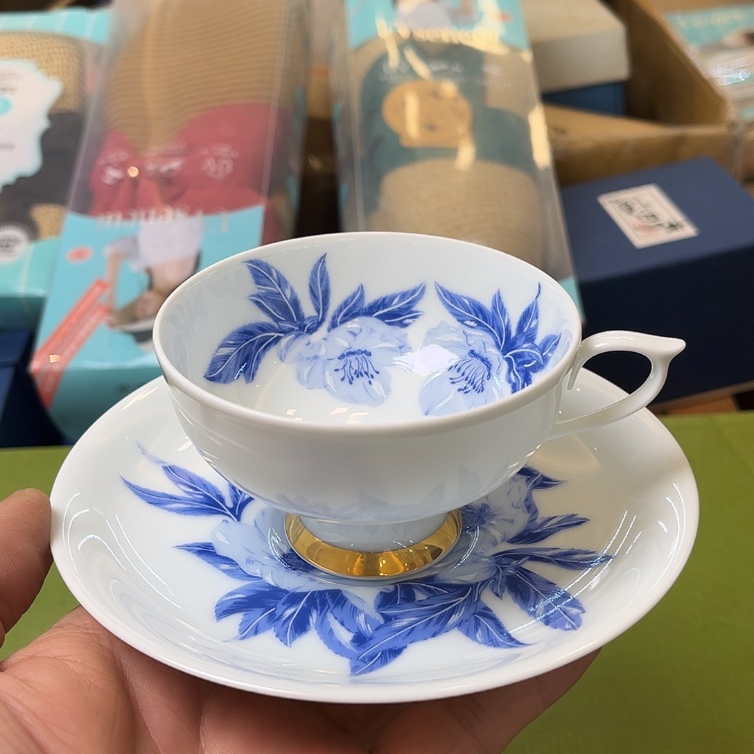 盖碗在家门口吃完早餐去接