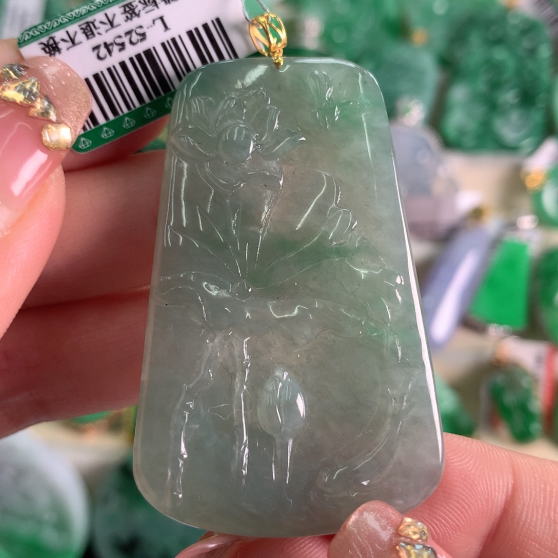 翡翠吊坠(不含链)18K金镶嵌