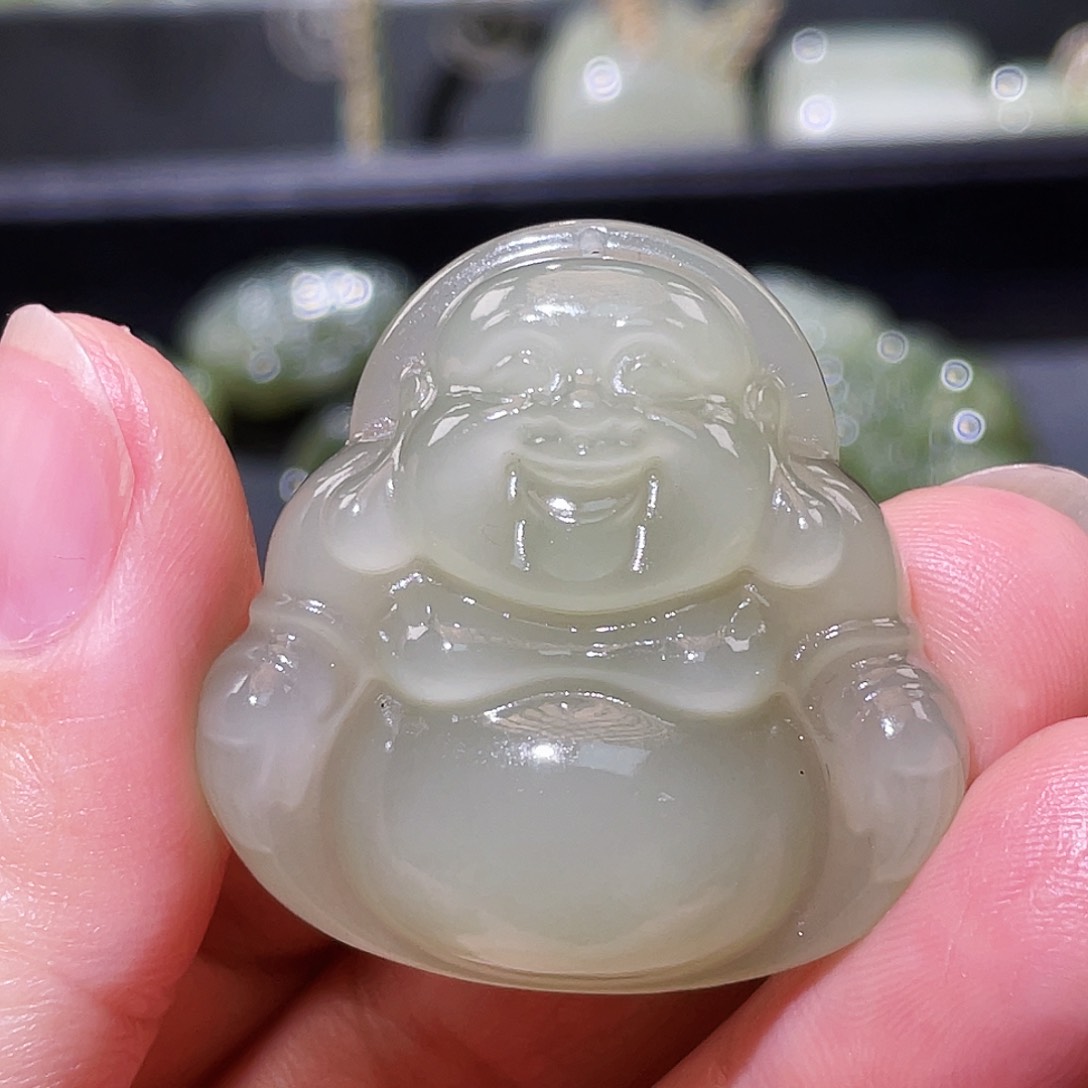 和田玉颈饰未镶嵌勇***?