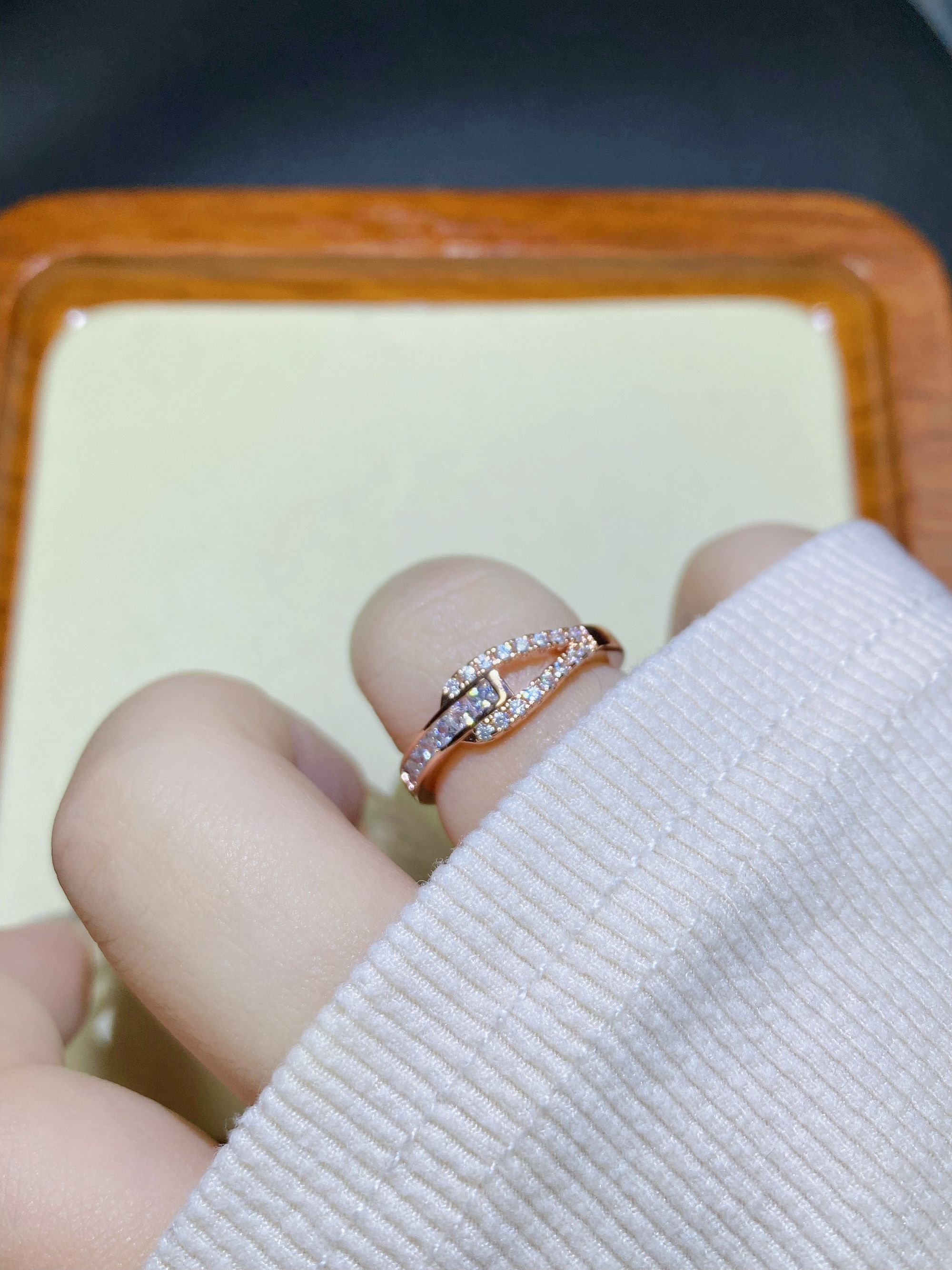   高订典藏玫色马蹄扣 下单备注圈口号 Q39