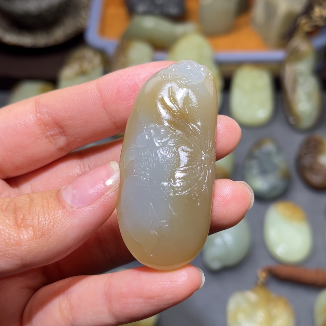 和田玉（糖玉）未镶嵌挂件