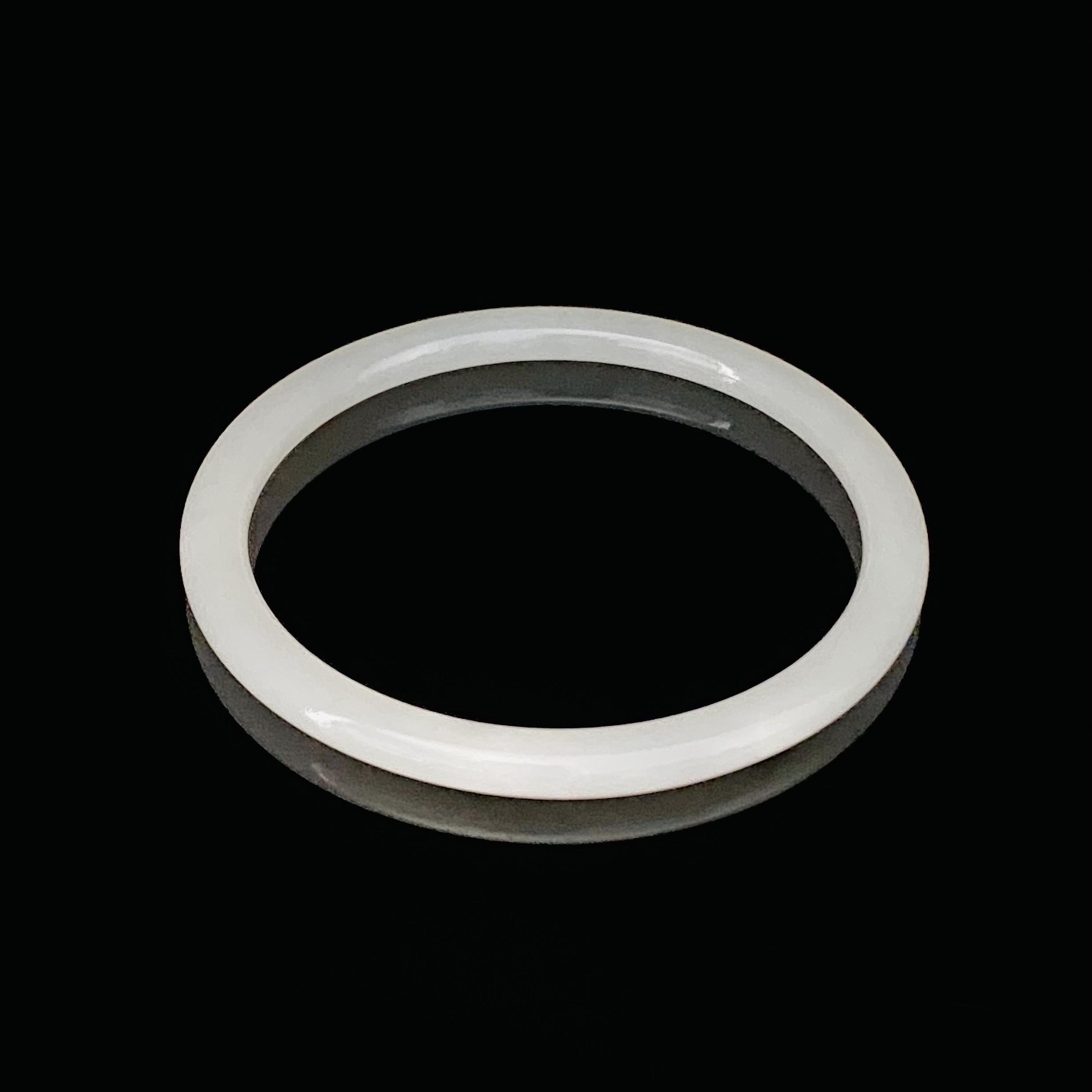 【颜选珠宝】和田玉圆条叮当镯（58圈口）白月光精致局部微百棉 厚5.2