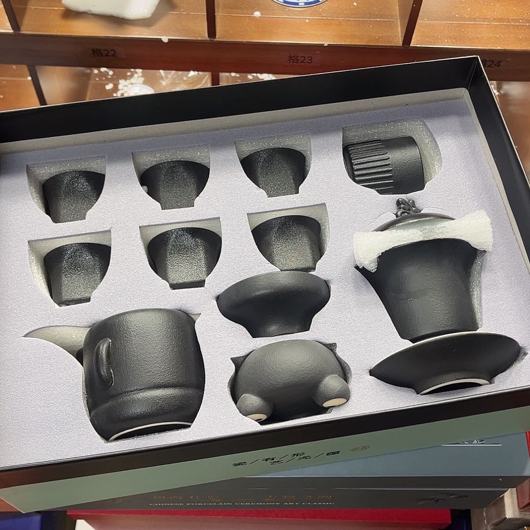 孤品茶具套装等。        