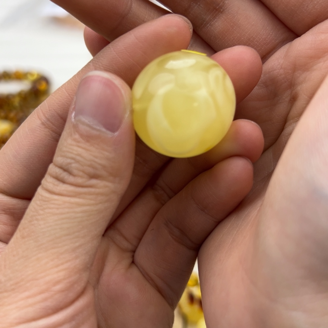 琥珀珠宝奇石未镶嵌