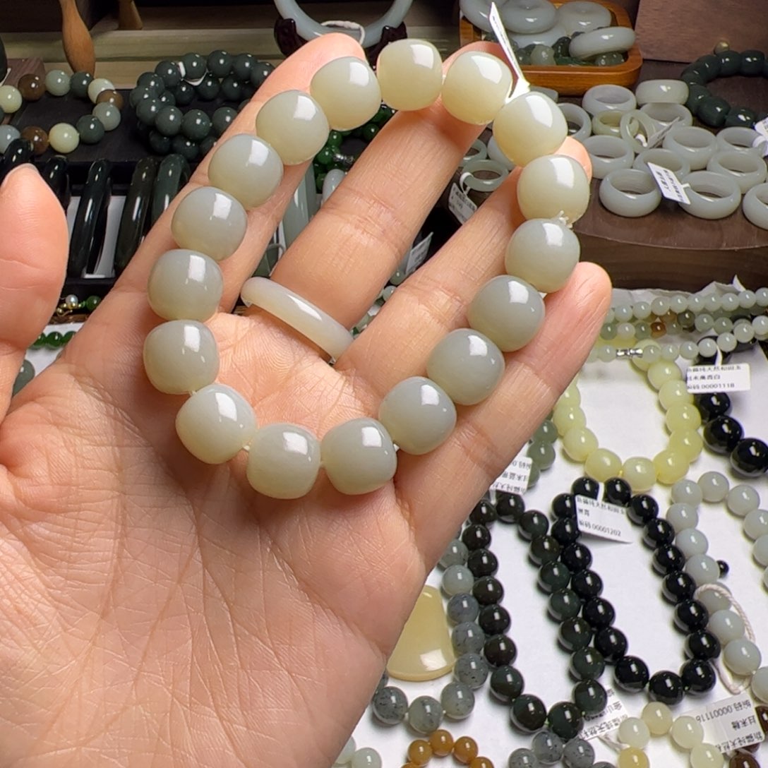 和田玉（糖玉）未镶嵌手链