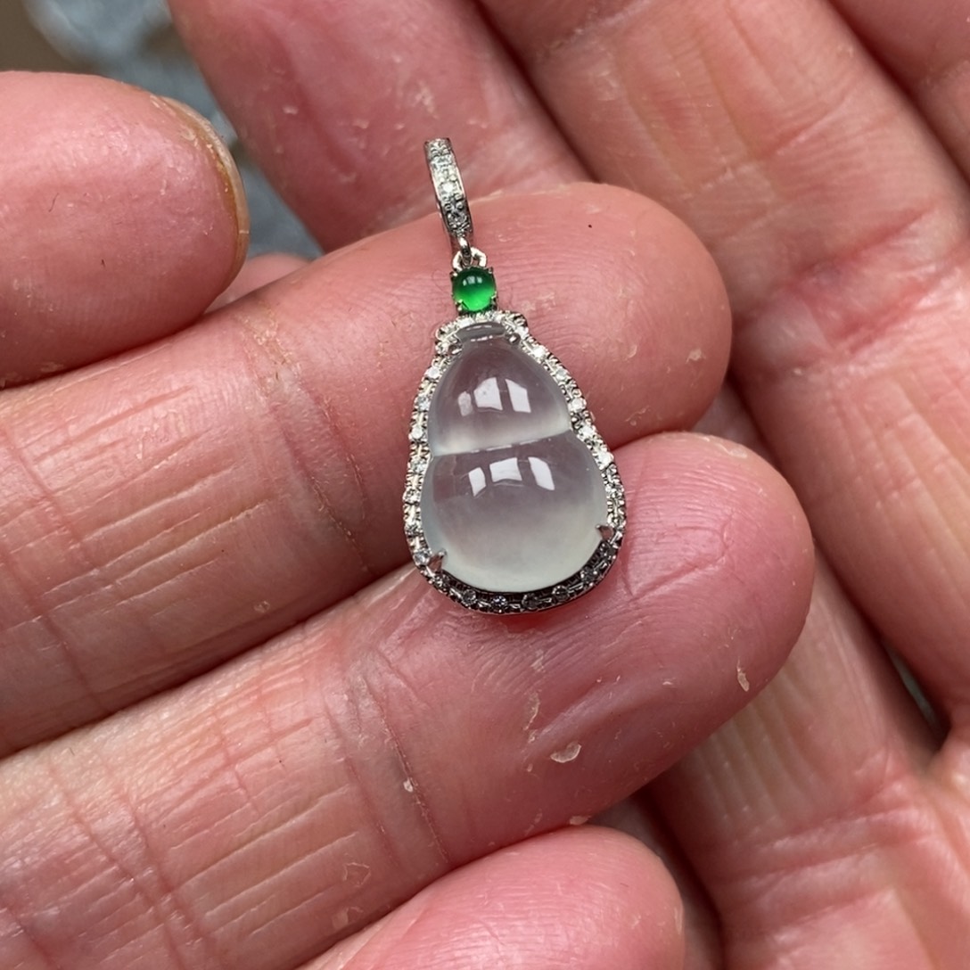 翡翠颈饰18K金镶嵌葫芦