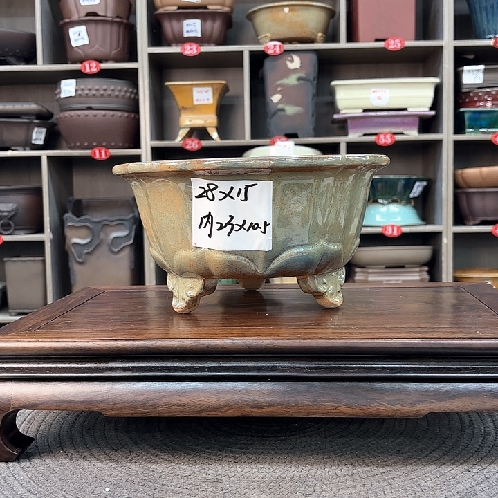 紫砂花盆紫砂的颜色很好看