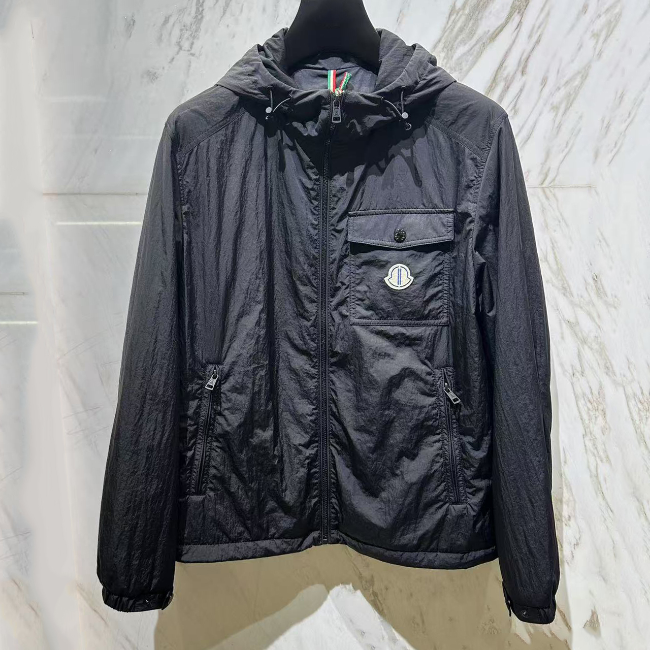 MOVGELAR蒙口丽莱尔时尚黑色连帽夹克轻盈外套冲锋衣男士户外休闲