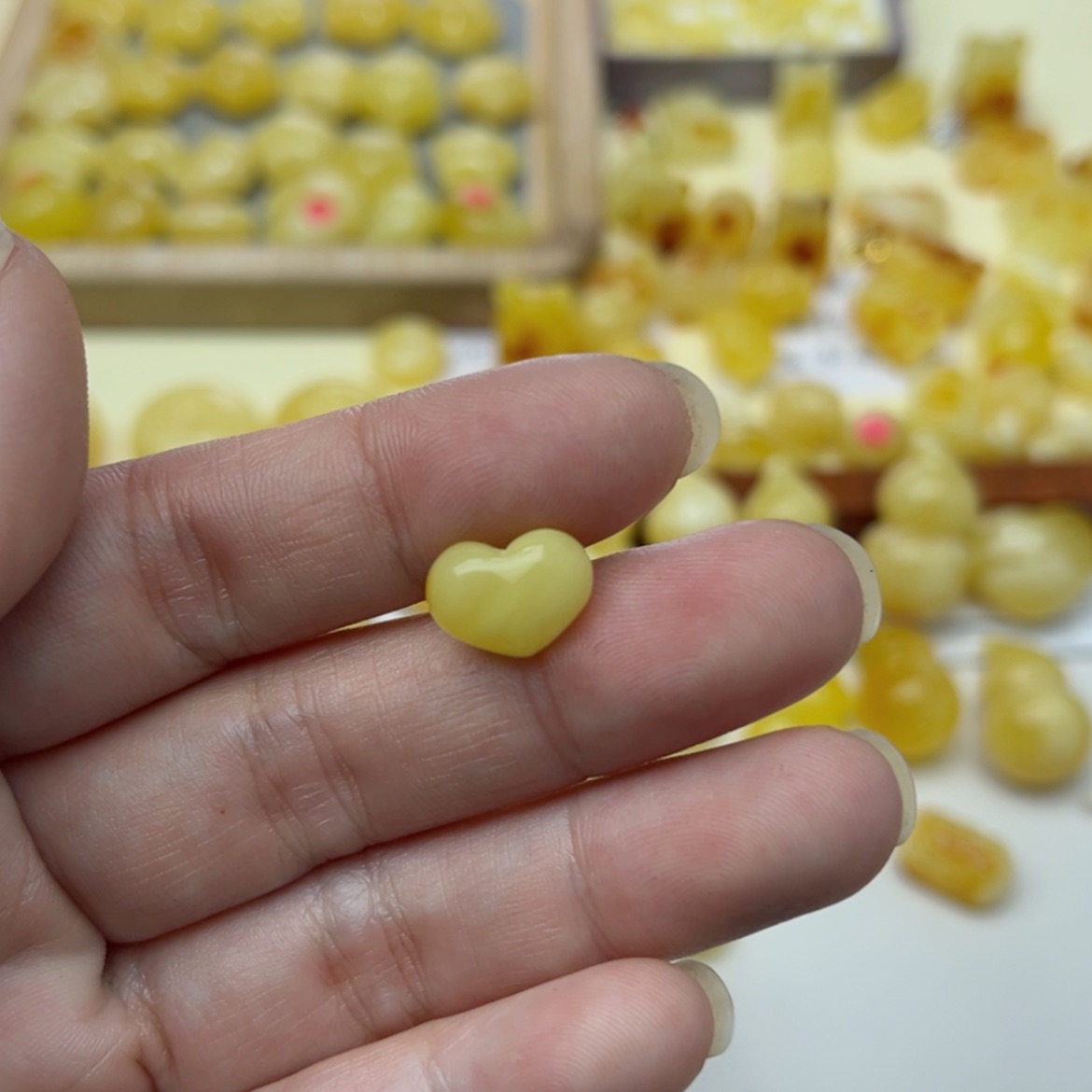 【闪购商品】蜜蜡裸石未镶嵌配饰