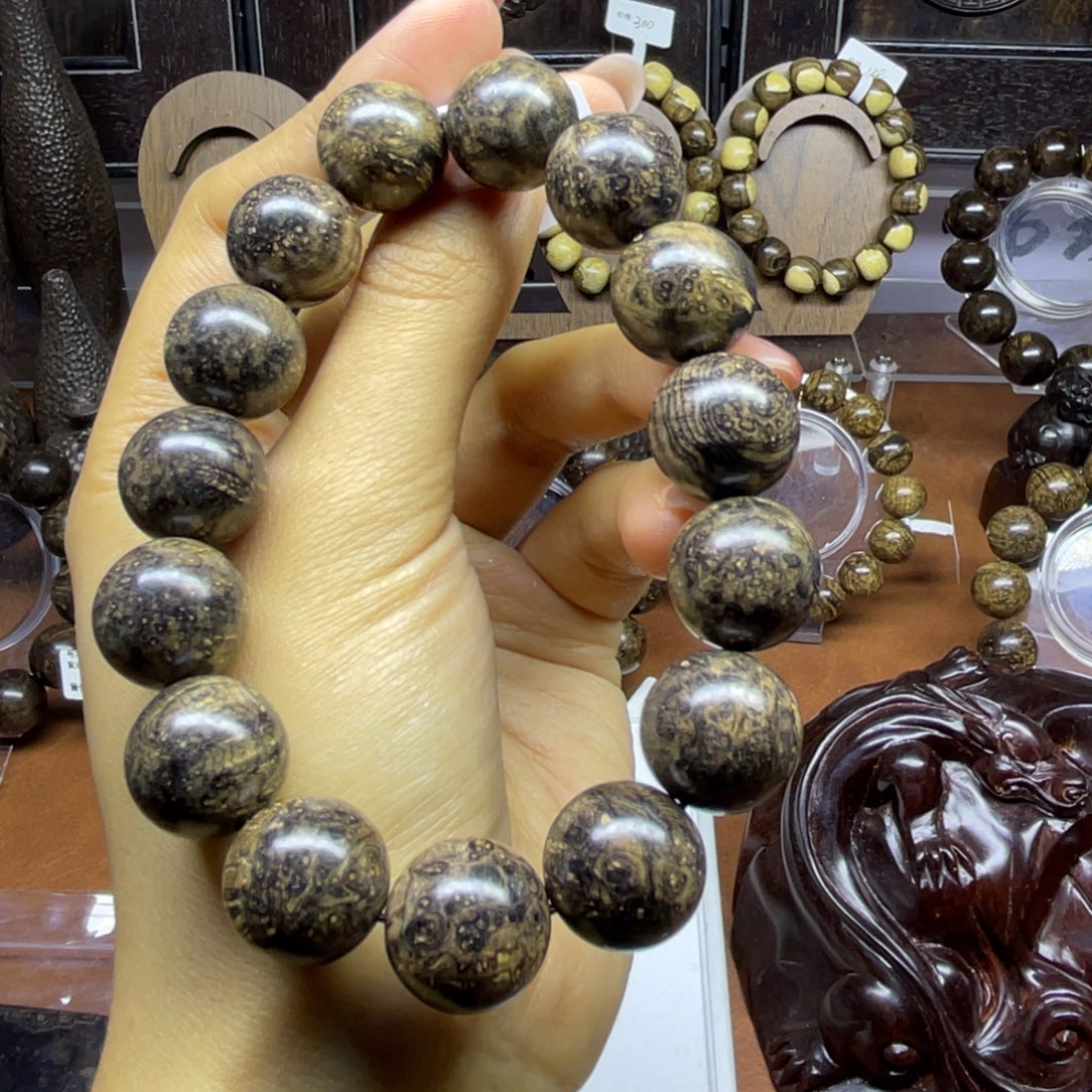 眺***方东非黑黄檀（紫光檀）把件