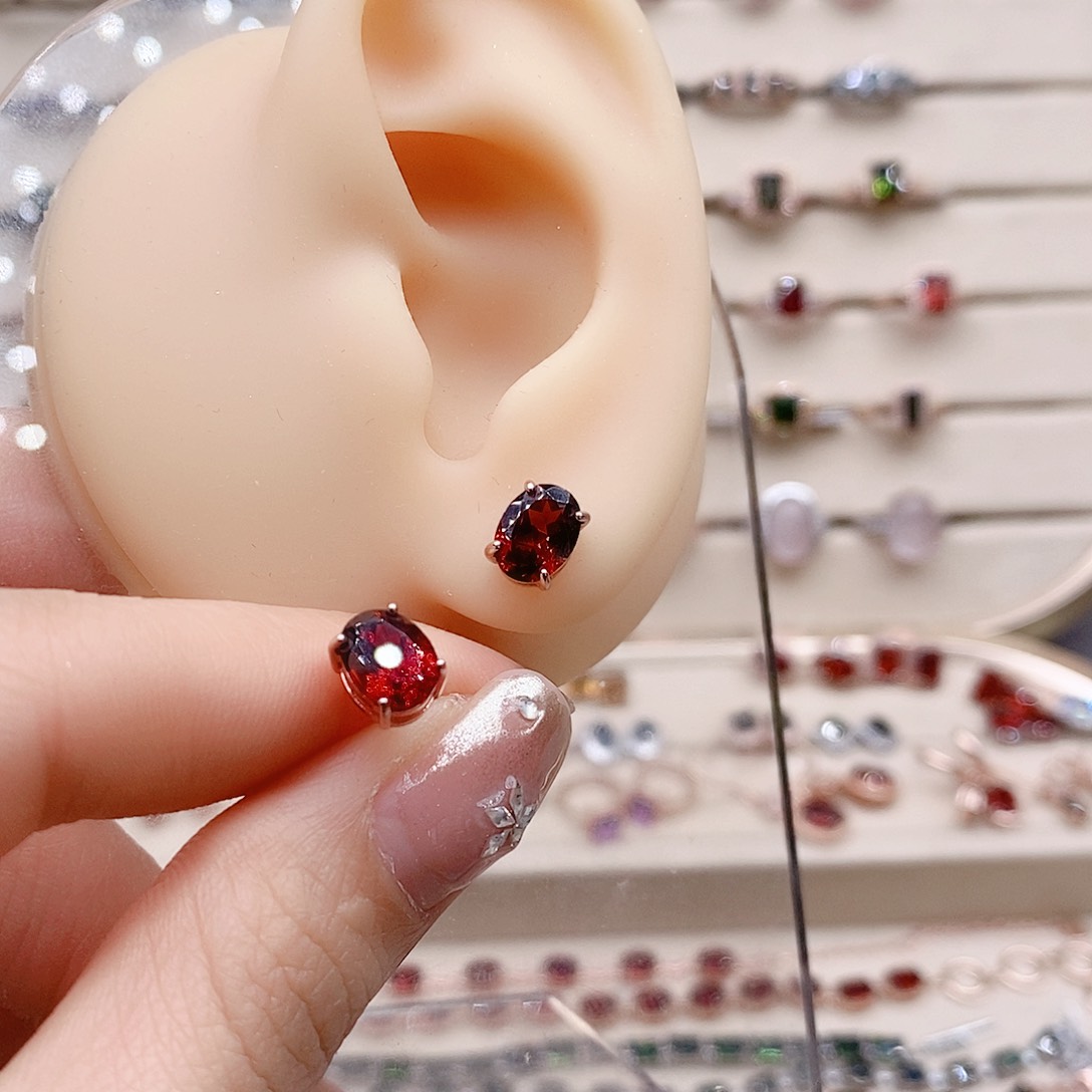 石榴石耳钉银S925镶嵌耳钉