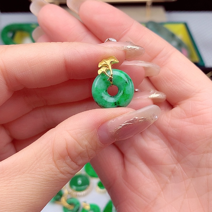 翡翠颈饰银S925镶嵌翡翠