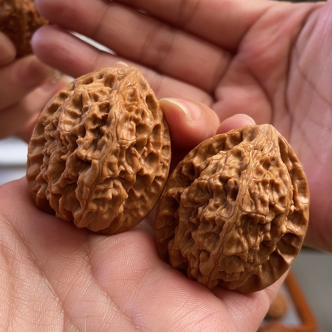 桃核把件37×36尺精修打底十三陵鸡心CN01428