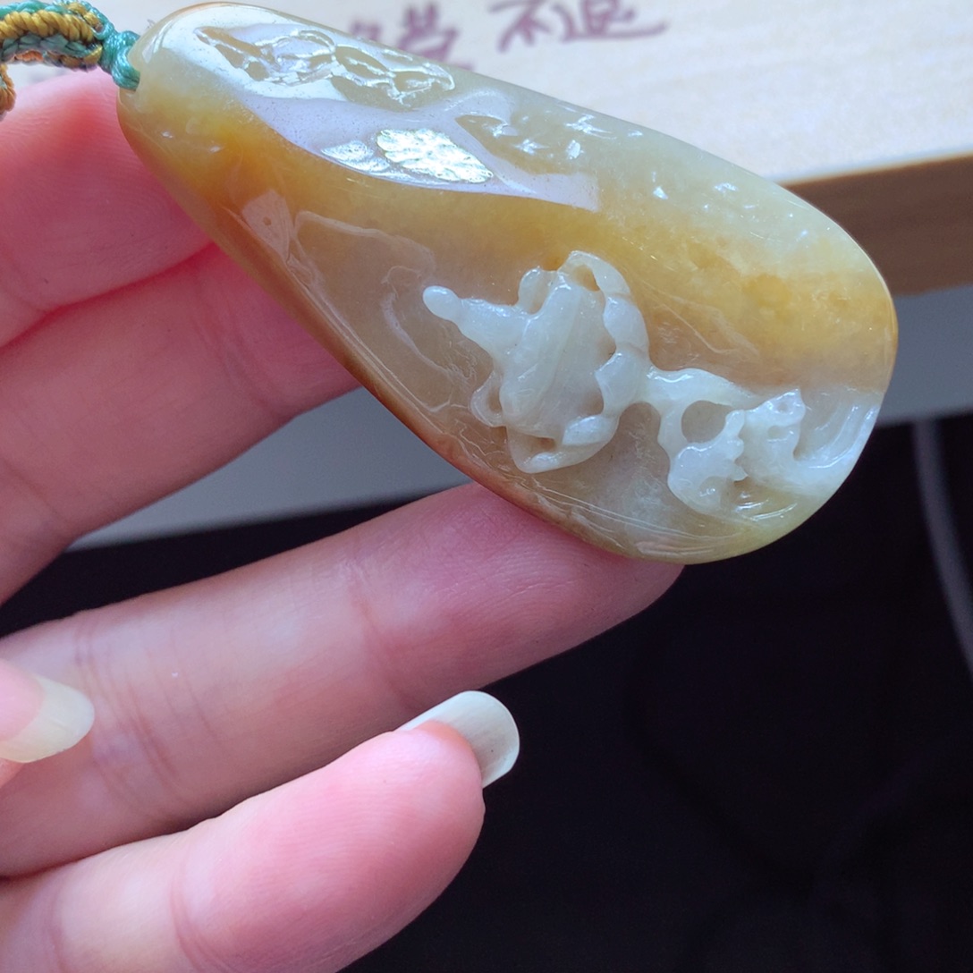 翡翠颈饰未镶嵌吊坠