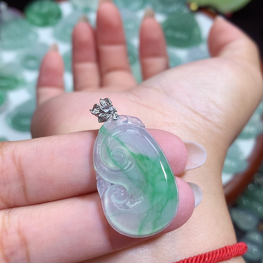 颈饰未镶嵌翡翠如意