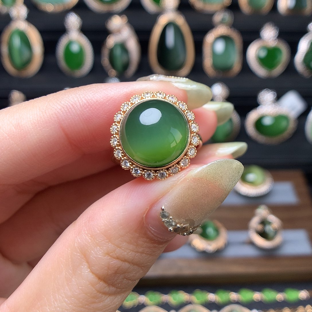 和田玉首饰18K金镶嵌