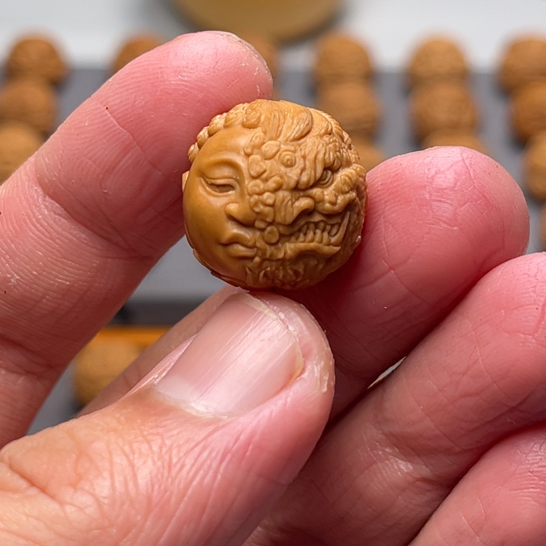 猴头核桃吊坠一念善恶