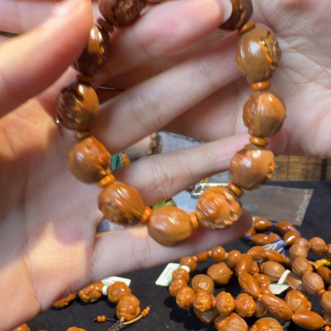 花***艺橄榄核吊坠双面罗汉