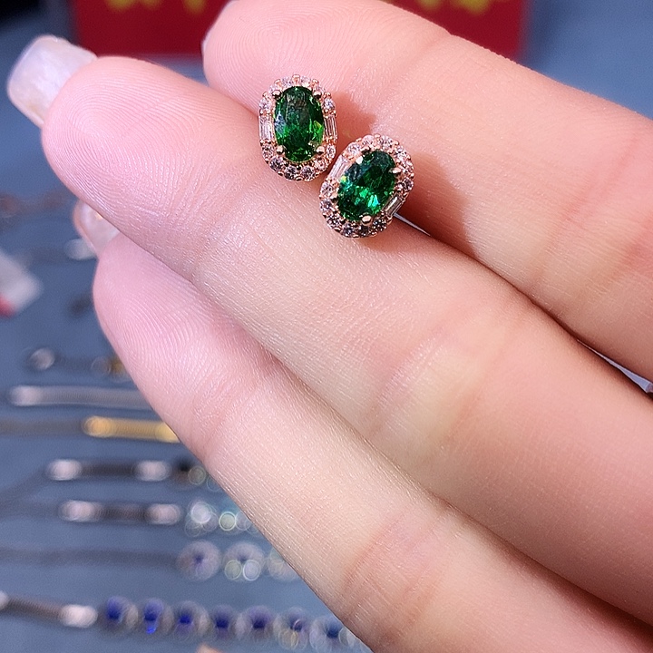 透辉石耳钉银S925镶嵌