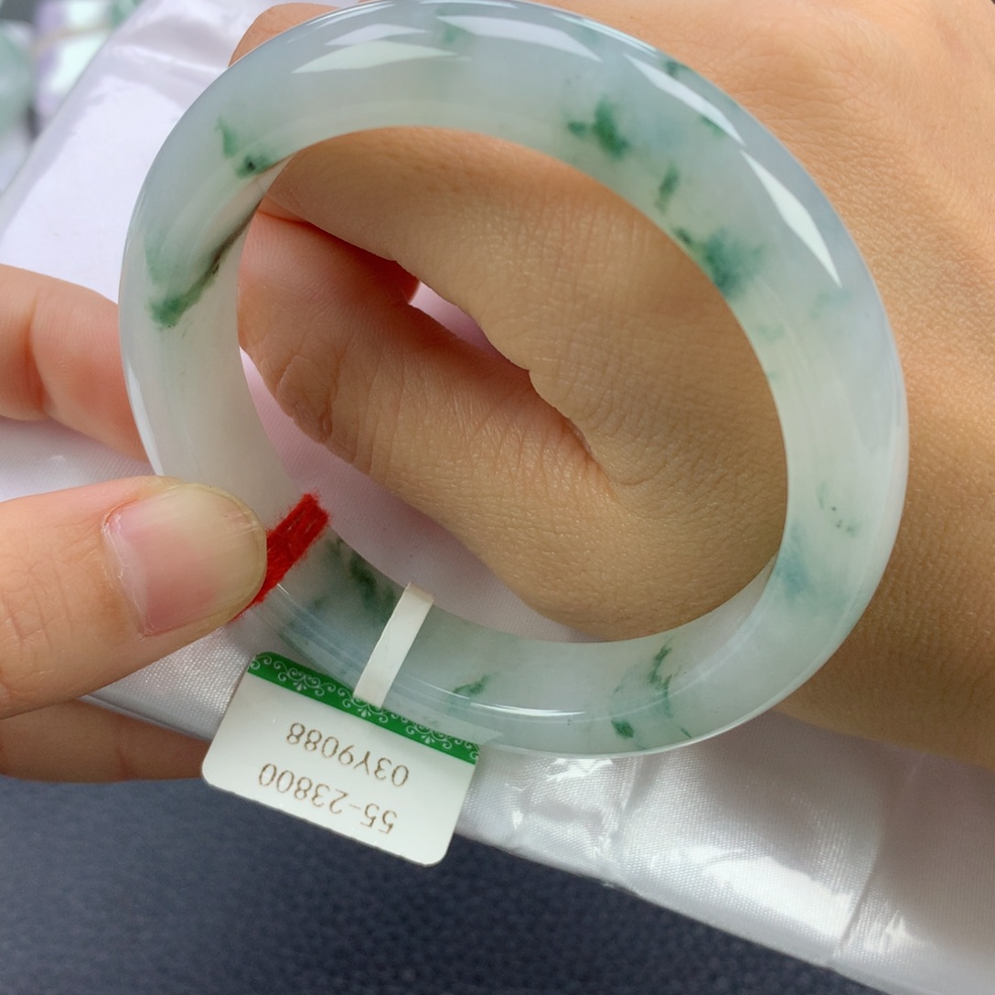 翡翠手镯未镶嵌55.8正