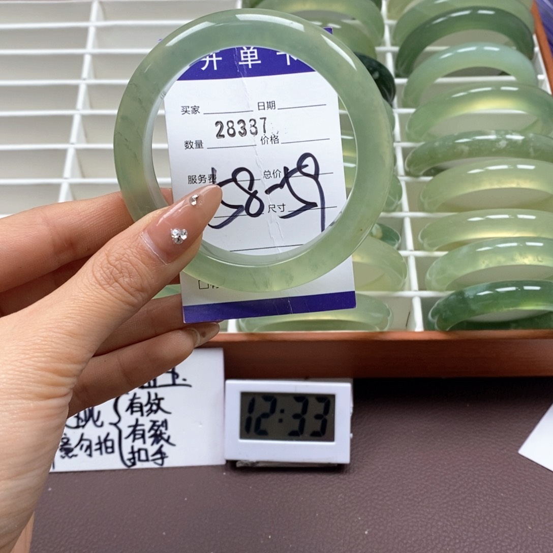 蛇纹石玉珠宝半成品未镶嵌