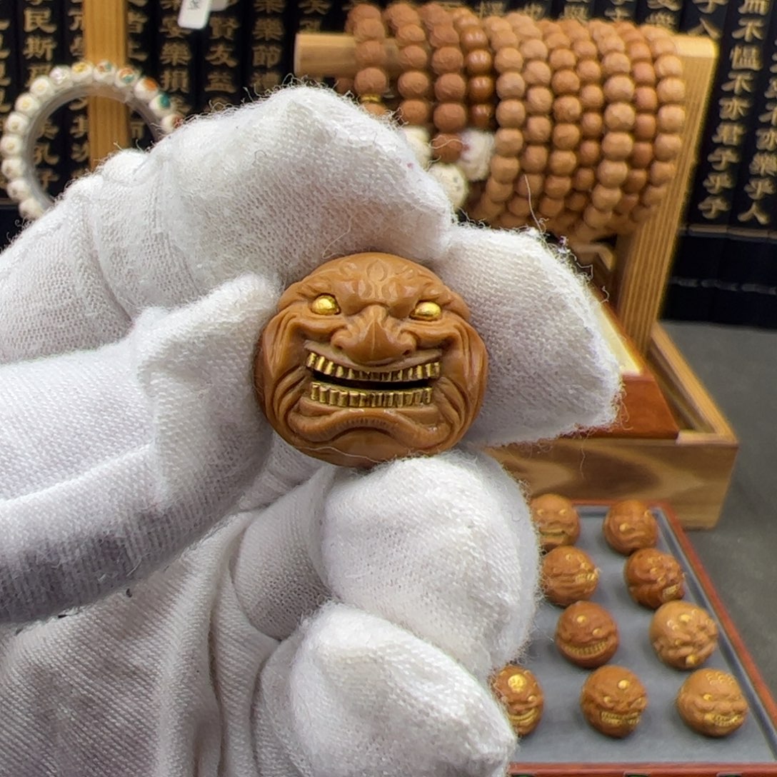 猴头核桃吊坠大金牙